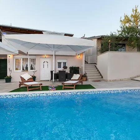 Nedo Sveti Filip i Jakov