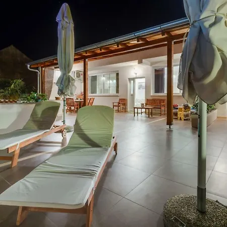 Nedo Appartement Sveti Filip i Jakov